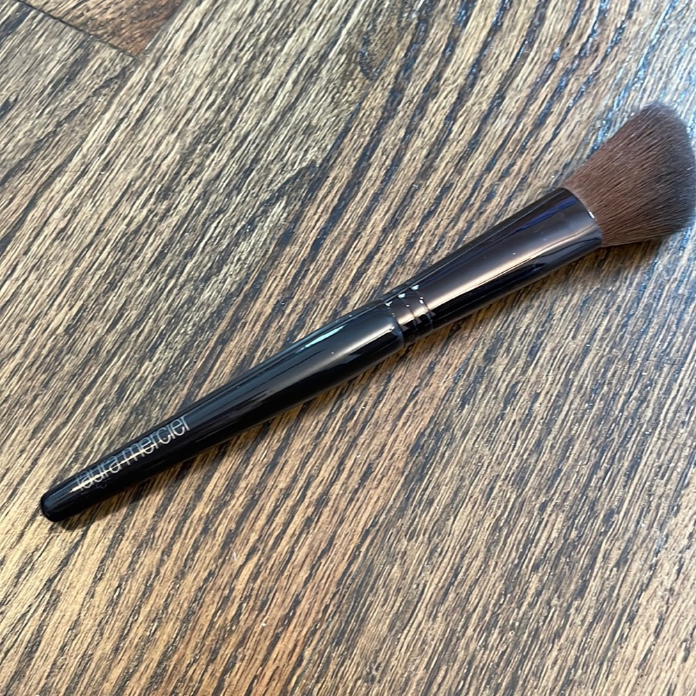 Laura Mercier Angled Cheek Contour Brush EUC